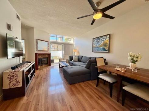 992 S Country Glen Way , Anaheim, CA