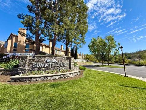 992 S Country Glen Way , Anaheim, CA