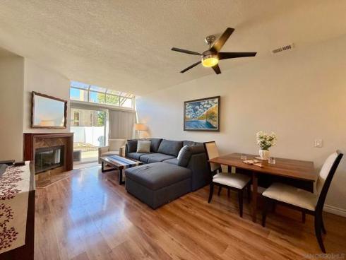 992 S Country Glen Way , Anaheim, CA