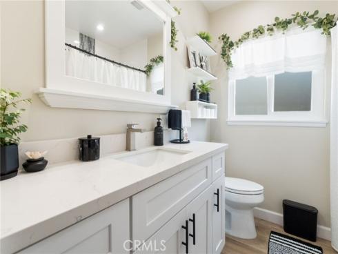 1427 E Hukee , Anaheim, CA