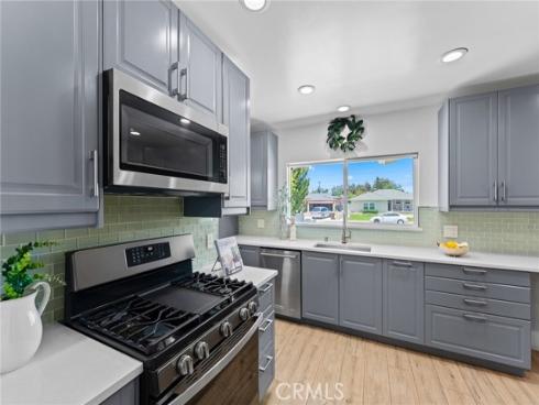 1730 E Redwood , Anaheim, CA