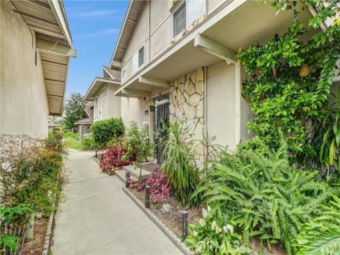 10761  Magnolia  101  Avenue, Anaheim, CA