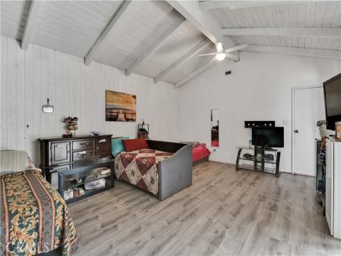 2550 W Rowland Avenue, Anaheim, CA