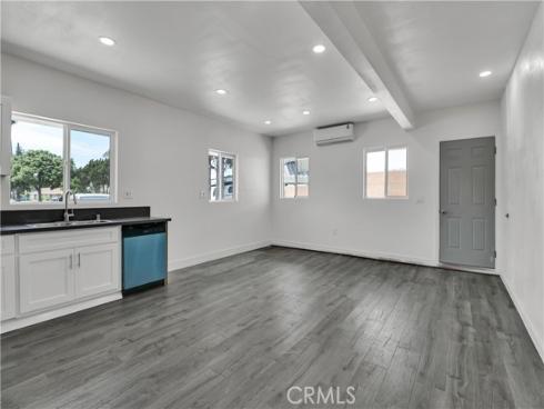 2550 W Rowland Avenue, Anaheim, CA