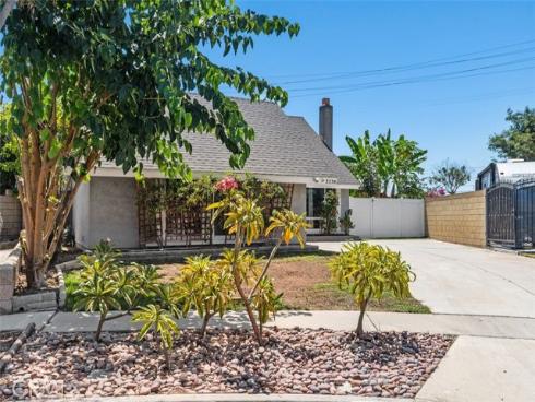 3338 E Radcliffe , Anaheim, CA