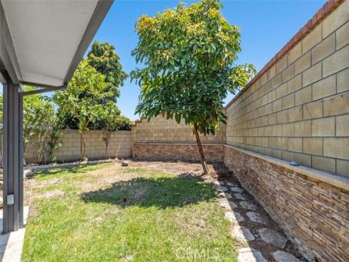 3338 E Radcliffe , Anaheim, CA