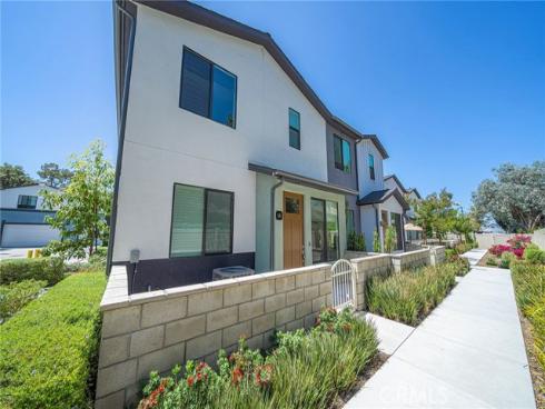 2775 W Pepper Tree 14 , Anaheim, CA