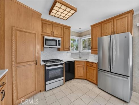 1587 W Kimberly Avenue, Anaheim, CA
