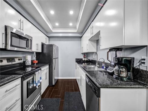 943 W Lamark Lane, Anaheim, CA