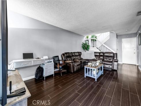 943 W Lamark Lane, Anaheim, CA