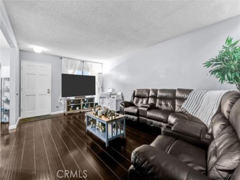 943 W Lamark Lane, Anaheim, CA