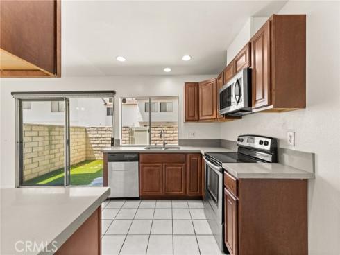 1748 N Willow Woods D Drive, Anaheim, CA