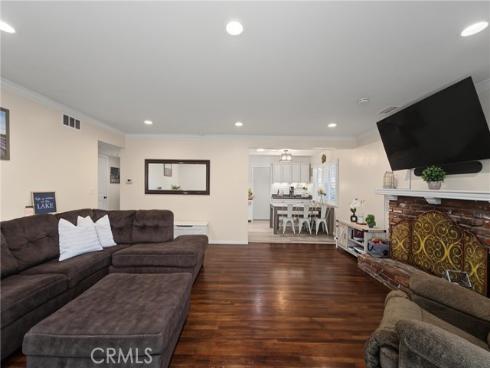 1583 W Cerritos , Anaheim, CA