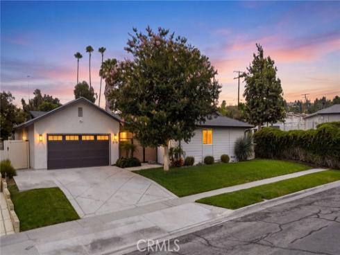 206 N Kennebec  , Anaheim, CA