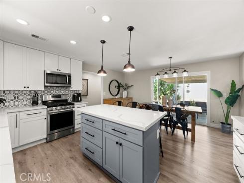 206 N Kennebec  , Anaheim, CA