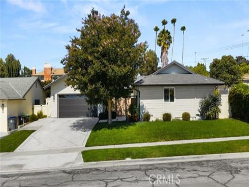206 N Kennebec  , Anaheim, CA