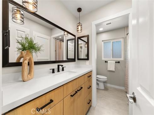 206 N Kennebec  , Anaheim, CA