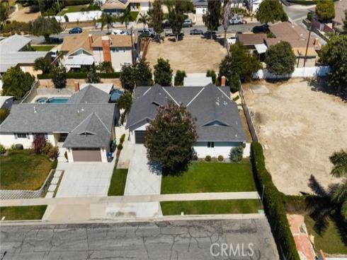 206 N Kennebec  , Anaheim, CA