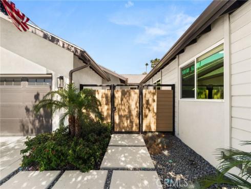 206 N Kennebec  , Anaheim, CA