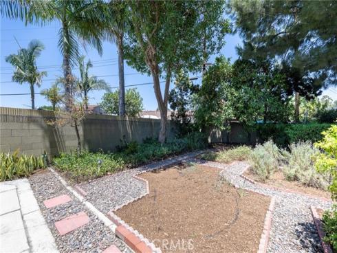 2115 E South Redwood Dr , Anaheim, CA