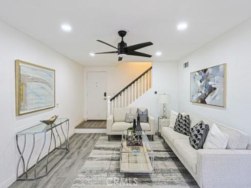 2640 W Meadowview , Anaheim, CA