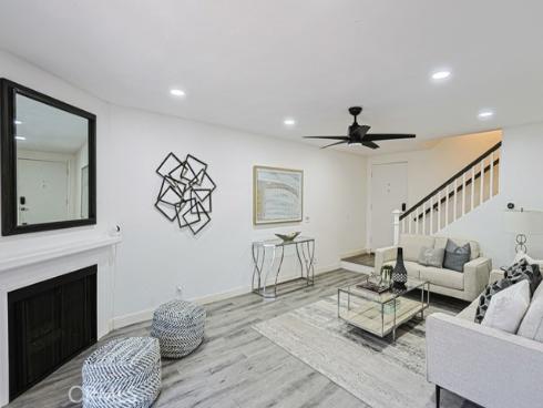 2640 W Meadowview , Anaheim, CA