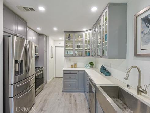 2640 W Meadowview , Anaheim, CA
