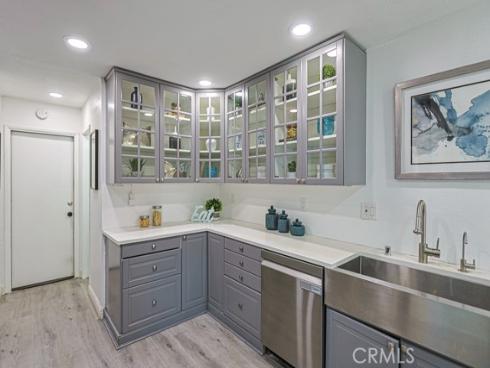 2640 W Meadowview , Anaheim, CA