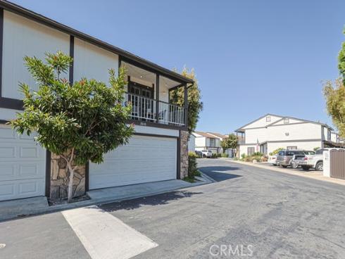2640 W Meadowview , Anaheim, CA