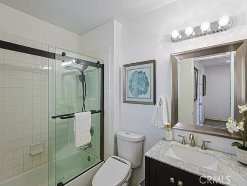 2640 W Meadowview , Anaheim, CA