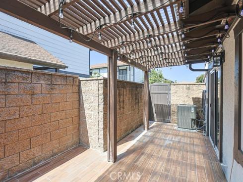 2640 W Meadowview , Anaheim, CA