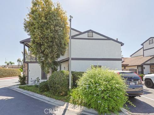 2640 W Meadowview , Anaheim, CA