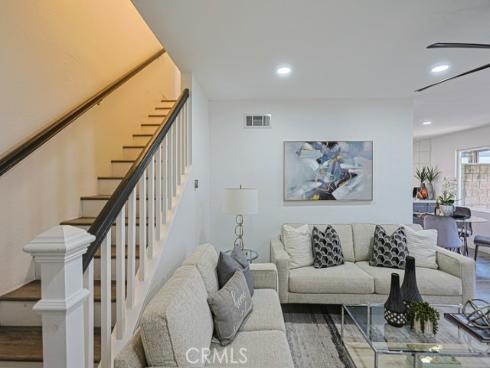 2640 W Meadowview , Anaheim, CA