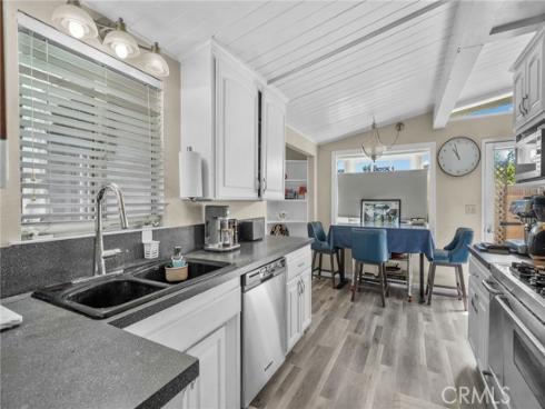 1146 W Claredge , Anaheim, CA