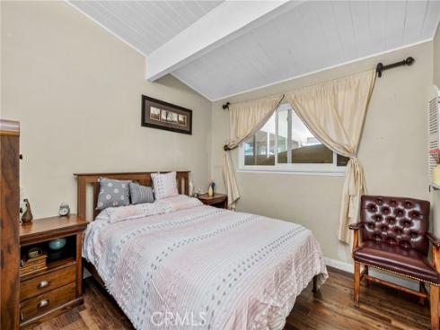 1146 W Claredge , Anaheim, CA