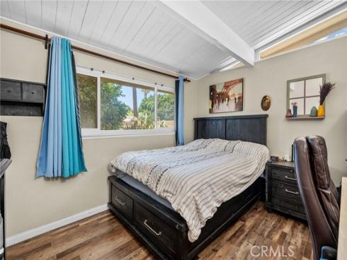 1146 W Claredge , Anaheim, CA