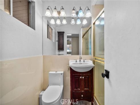 1146 W Claredge , Anaheim, CA