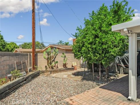 1146 W Claredge , Anaheim, CA