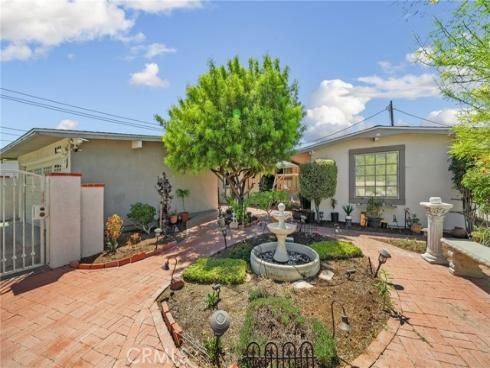 1146 W Claredge , Anaheim, CA