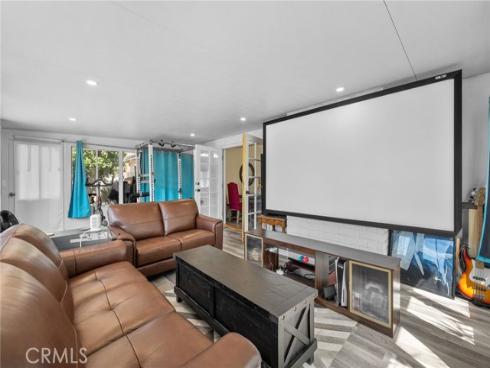 1146 W Claredge , Anaheim, CA