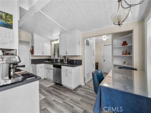 1146 W Claredge , Anaheim, CA