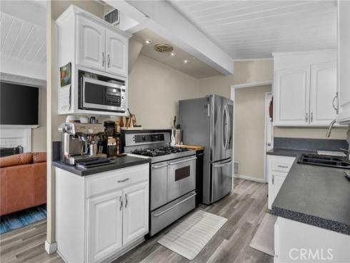 1146 W Claredge , Anaheim, CA