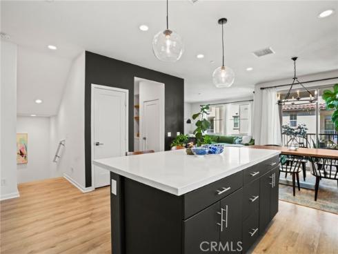 633 S Motif , Anaheim, CA