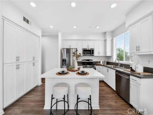 156 N Orange , Brea, CA