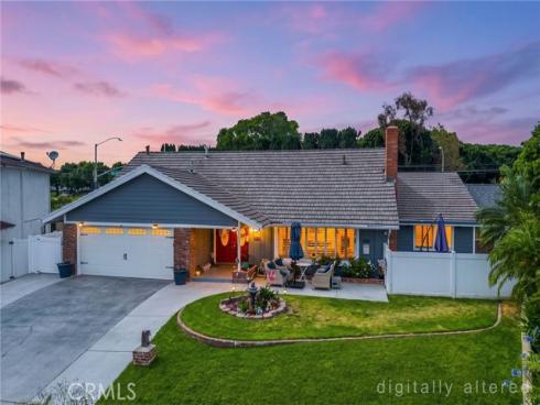 325 Delphia Avenue