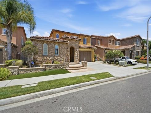 2829  Alamitos Rd  , Brea, CA