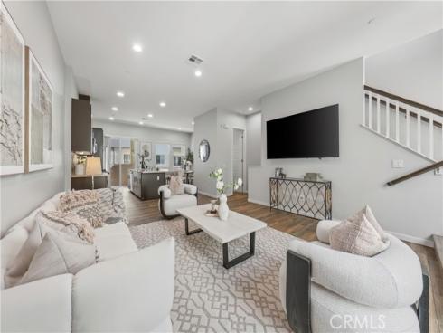 721 Manhattan Dr 74