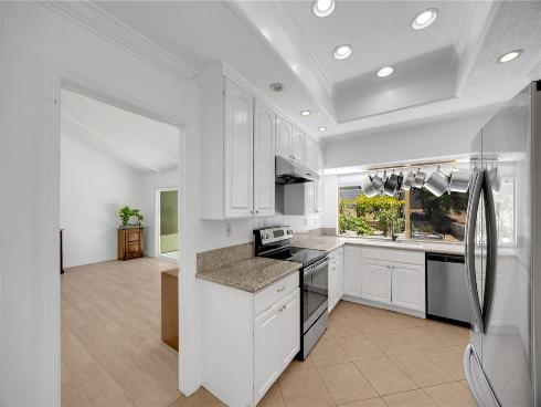 462 Castlegate , Brea, CA