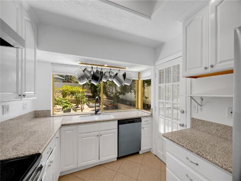 462 Castlegate , Brea, CA