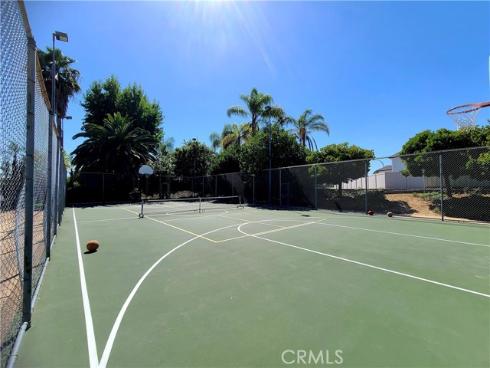 462 Castlegate , Brea, CA